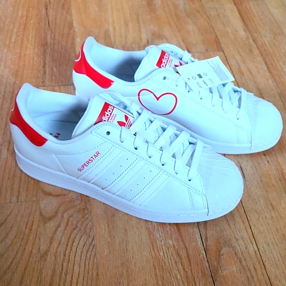 Adidas Superstar Scarlet love heart tweenNWT